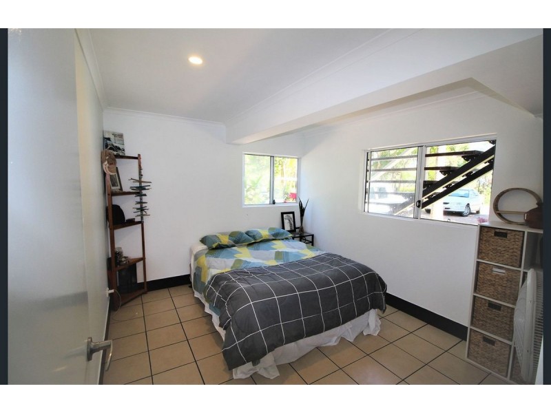 2 Waterside Drive, Macleay Island QLD 4184