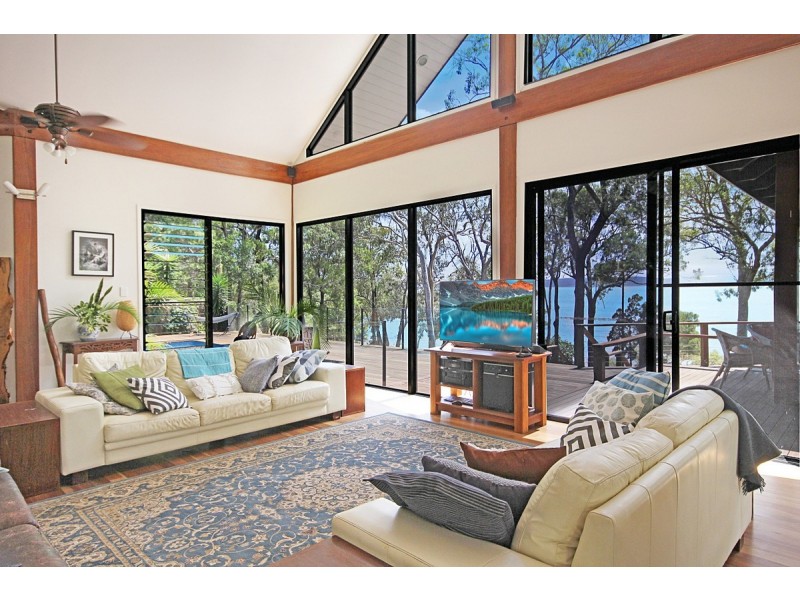 2-26 Cabriolet Crescent, Macleay Island QLD 4184