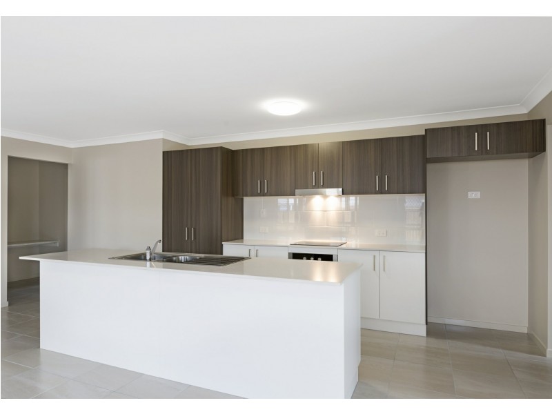 17 Simon Street, Victoria Point QLD 4165
