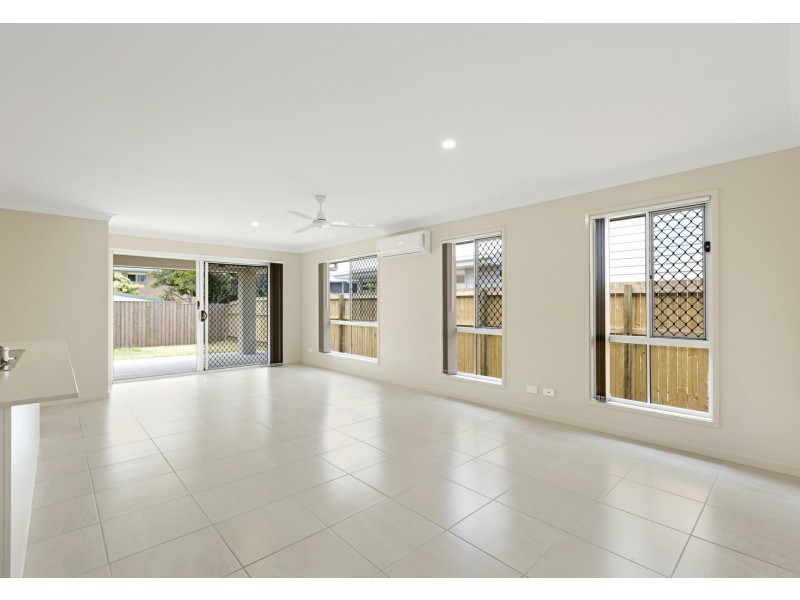 17 Simon Street, Victoria Point QLD 4165