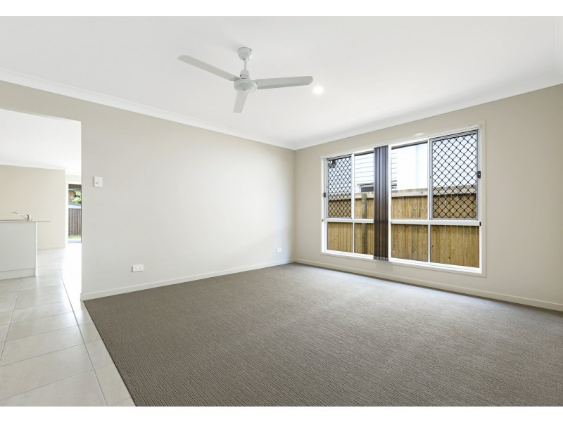 17 Simon Street, Victoria Point QLD 4165