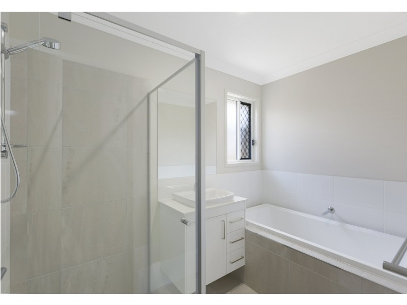 17 Simon Street, Victoria Point QLD 4165