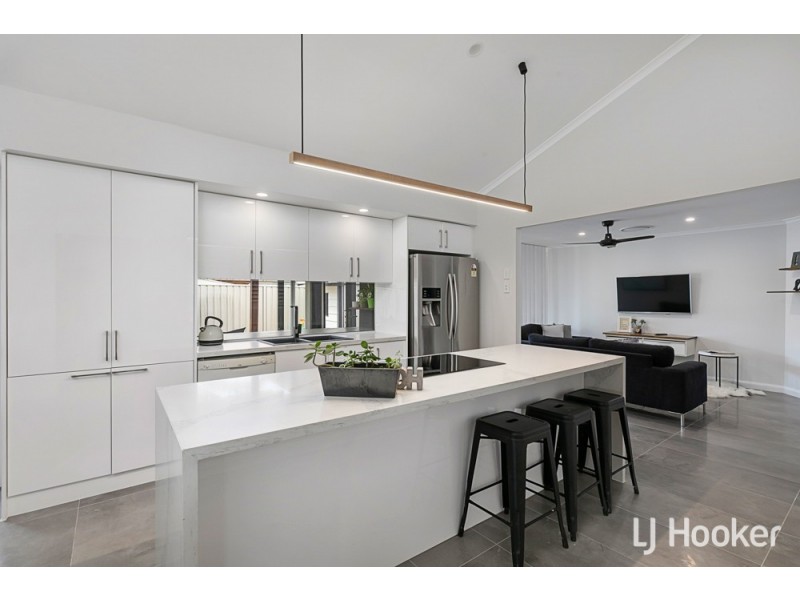 12 Riverton Drive, Wellington Point QLD 4160