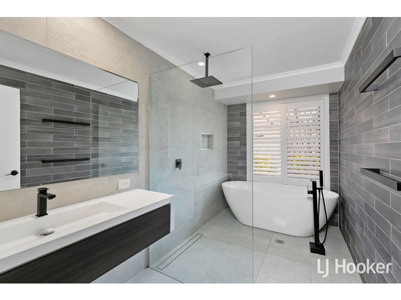 12 Riverton Drive, Wellington Point QLD 4160