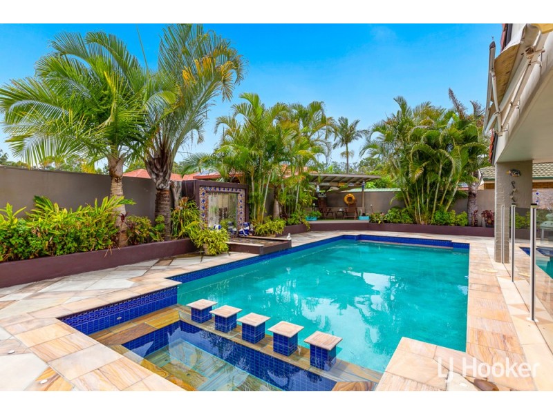 4 Carolyn Place, Redland Bay QLD 4165
