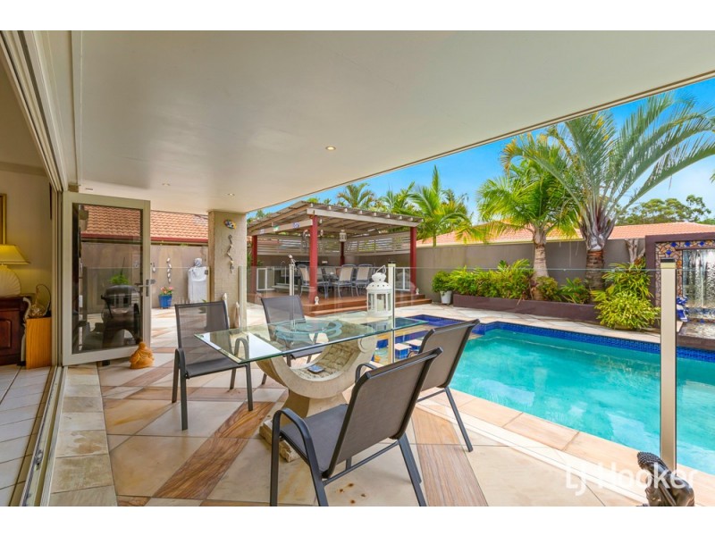 4 Carolyn Place, Redland Bay QLD 4165