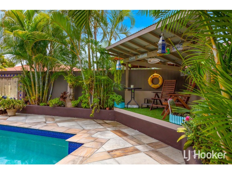 4 Carolyn Place, Redland Bay QLD 4165