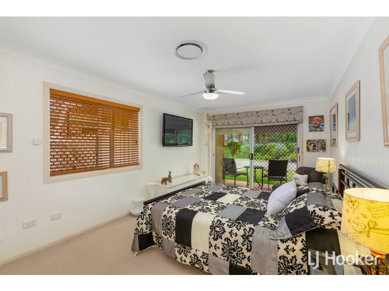 4 Carolyn Place, Redland Bay QLD 4165