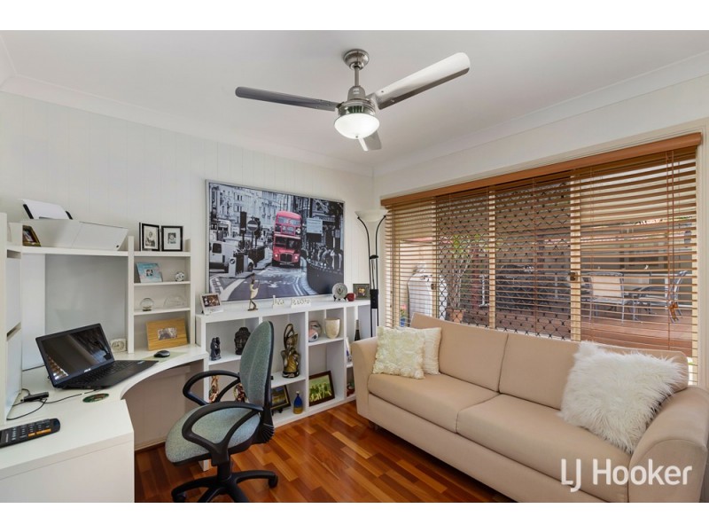 4 Carolyn Place, Redland Bay QLD 4165