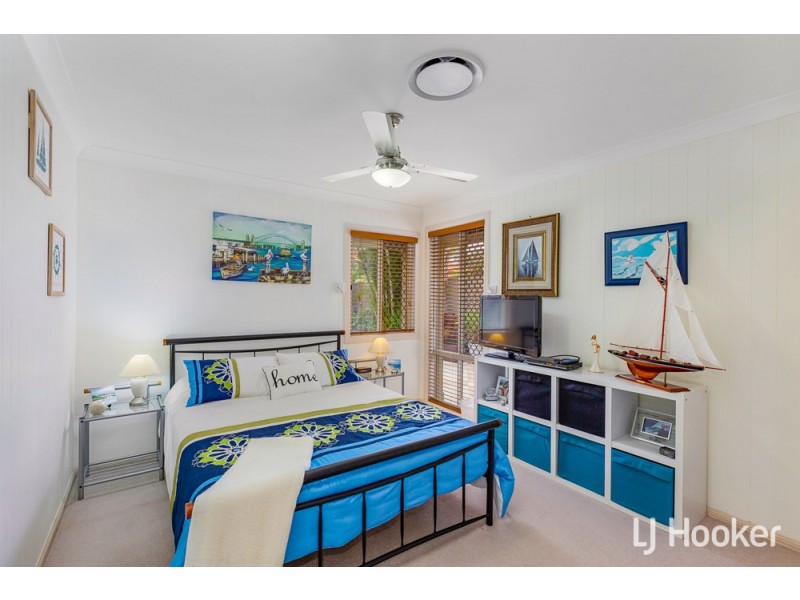 4 Carolyn Place, Redland Bay QLD 4165