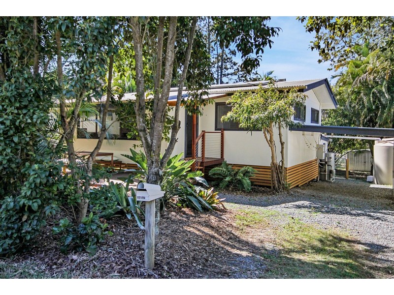 7 Orange Grove Street, Coochiemudlo Island QLD 4184