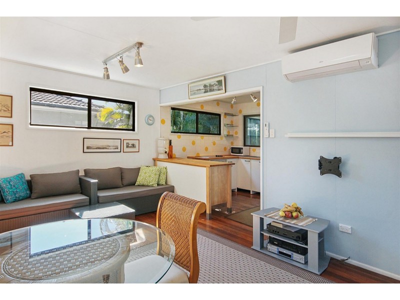 7 Orange Grove Street, Coochiemudlo Island QLD 4184