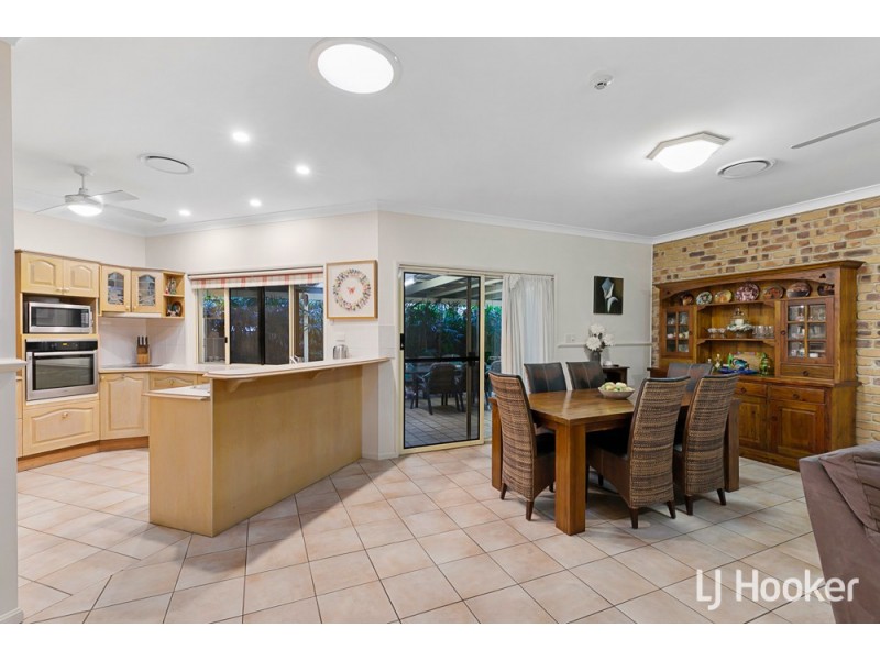 86 Dorsal Drive, Birkdale QLD 4159