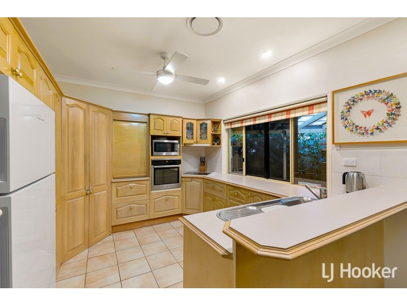 86 Dorsal Drive, Birkdale QLD 4159