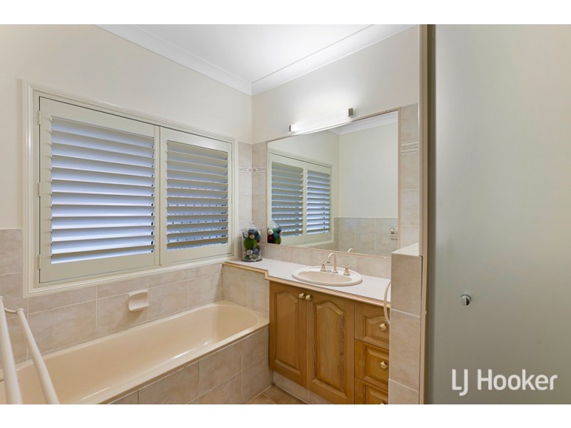 86 Dorsal Drive, Birkdale QLD 4159