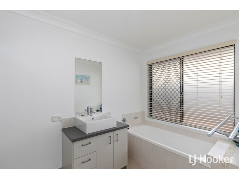 22 Lyndhurst Place, Thornlands QLD 4164