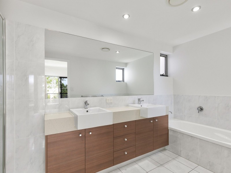 17 Waters Edge/150 Middle Street, Raby Bay QLD 4163