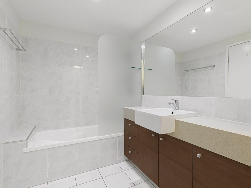17 Waters Edge/150 Middle Street, Raby Bay QLD 4163