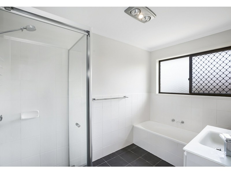 1 Tea Tree Court, Victoria Point QLD 4165