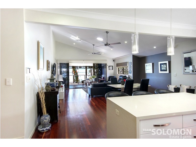 21 Cliff Terrace, Macleay Island QLD 4184