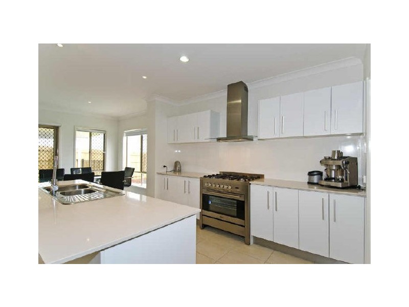 15 Pontiac Street, Thornlands QLD 4164