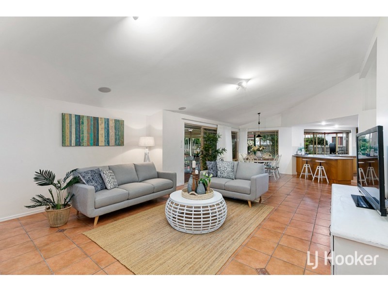 4 Sirocco Court, Ormiston QLD 4160