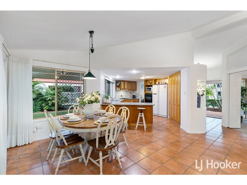 4 Sirocco Court, Ormiston QLD 4160