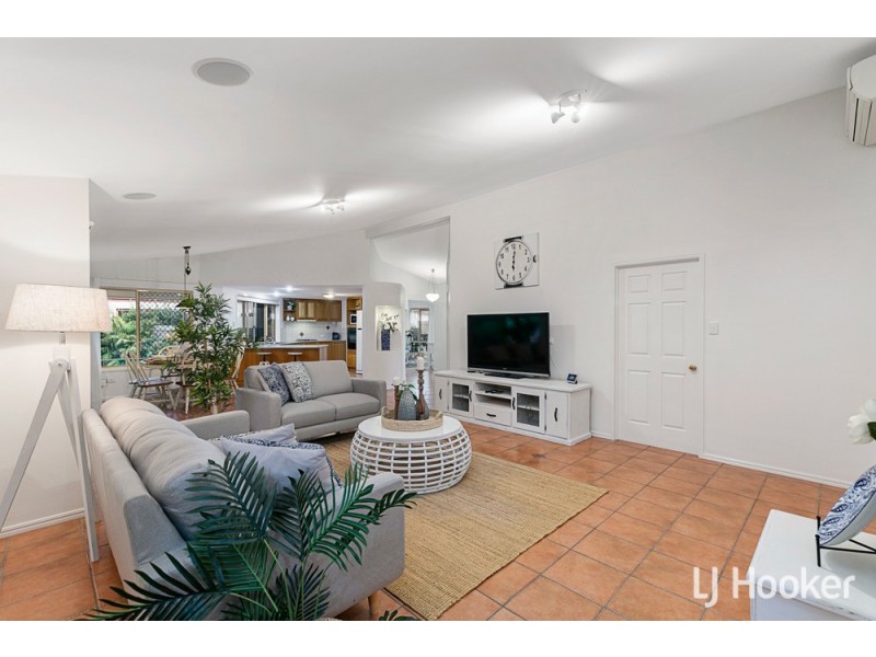 4 Sirocco Court, Ormiston QLD 4160