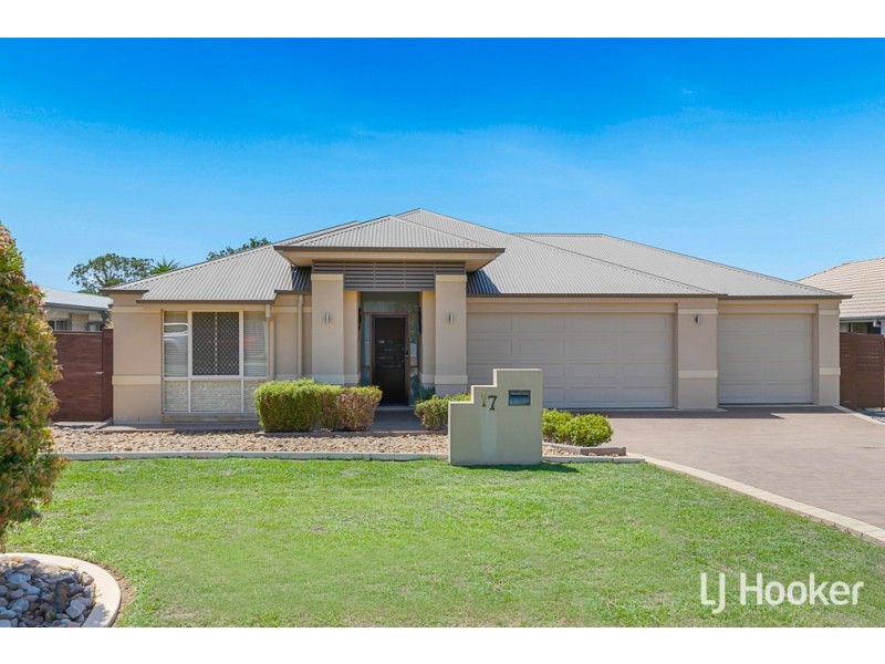 17 Balsam Street, Redland Bay QLD 4165