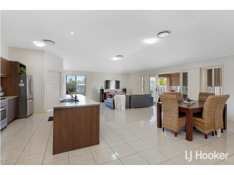 17 Balsam Street, Redland Bay QLD 4165
