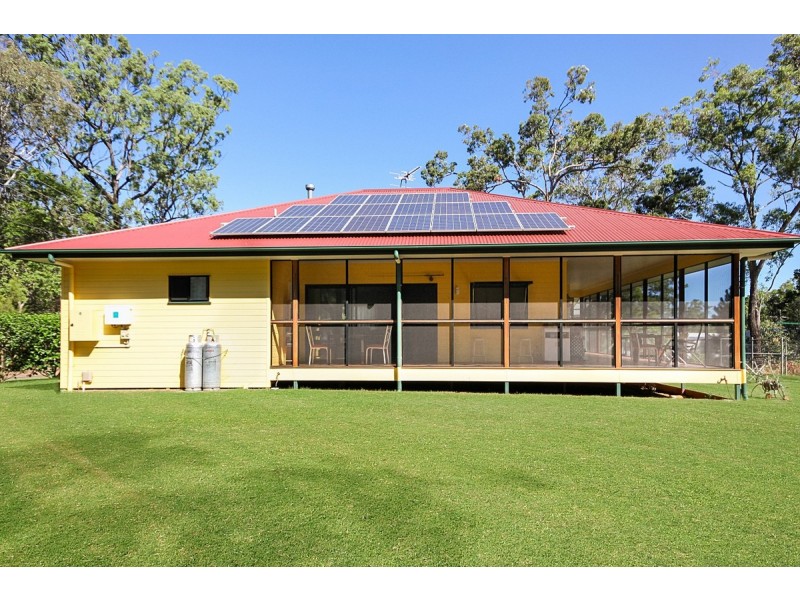 3 Helen Parade, Lamb Island QLD 4184