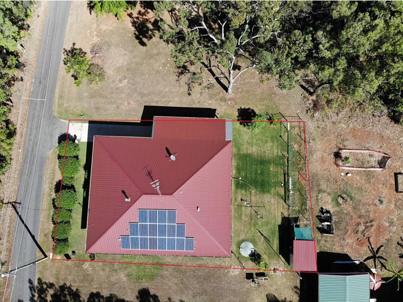 3 Helen Parade, Lamb Island QLD 4184