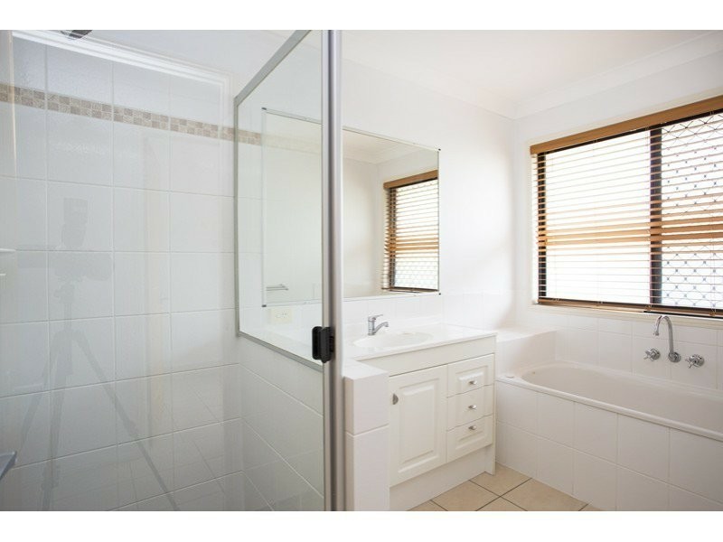 51 Trafalgar Vale Avenue, Wellington Point QLD 4160