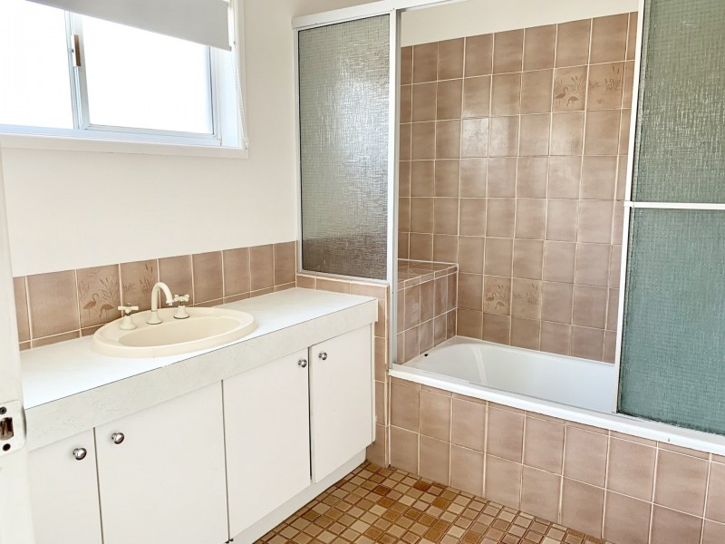 239 Main Street, Redland Bay QLD 4165