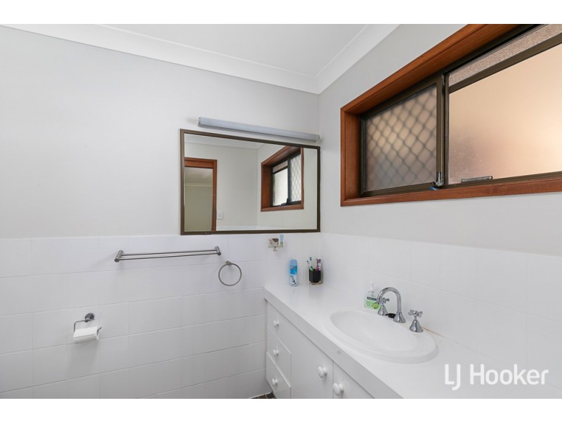 63 Whitehall Avenue, Birkdale QLD 4159