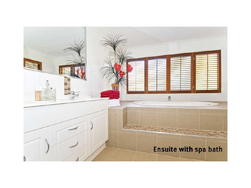 6a Waterfront Easement, Redland Bay QLD 4165