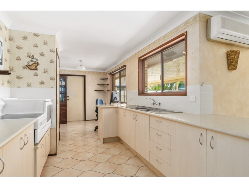 6 Glendevon Crescent, Mount Warren Park QLD 4207