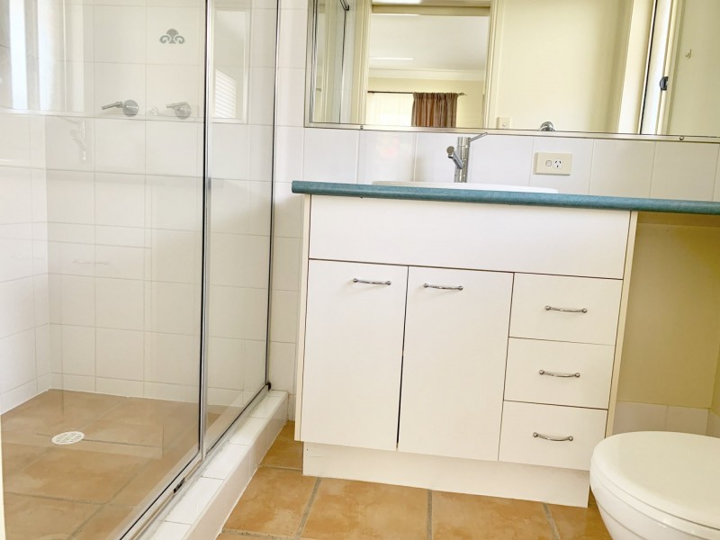 2/5 Short Street, Cleveland QLD 4163