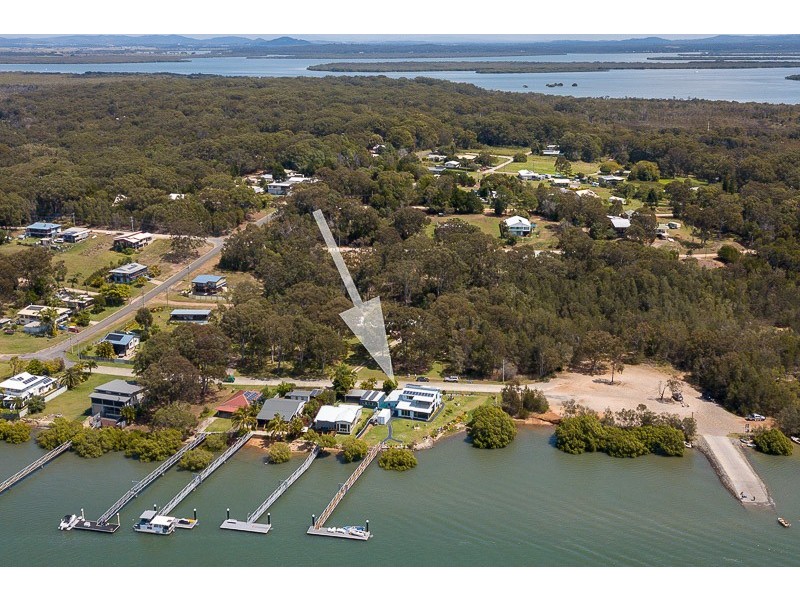 31-33 Wahine Drive, Russell Island QLD 4184