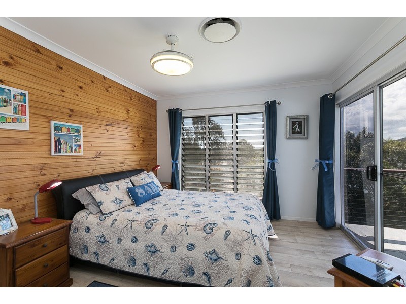 31-33 Wahine Drive, Russell Island QLD 4184