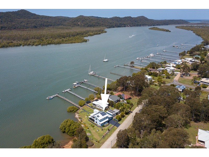 31-33 Wahine Drive, Russell Island QLD 4184