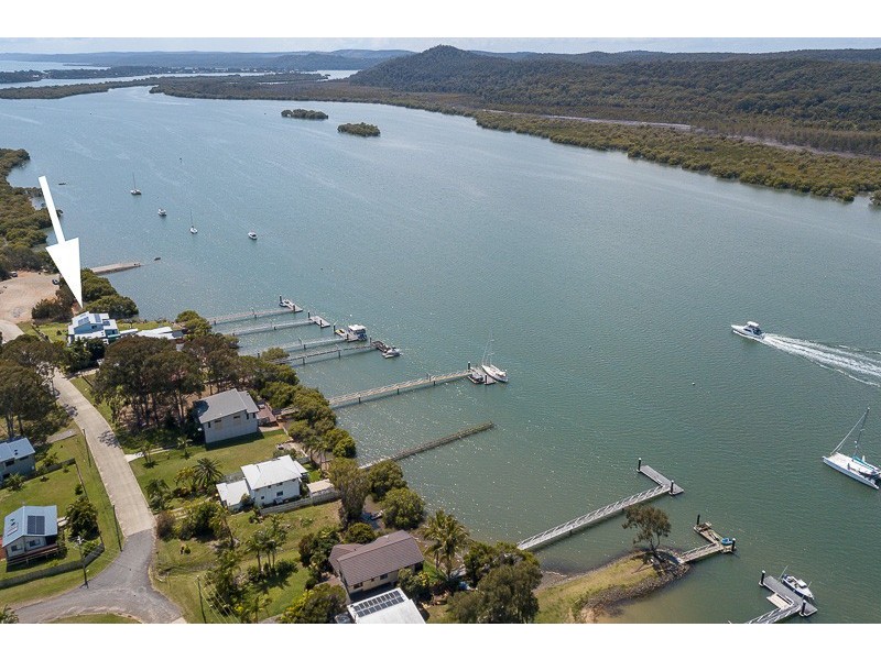 31-33 Wahine Drive, Russell Island QLD 4184
