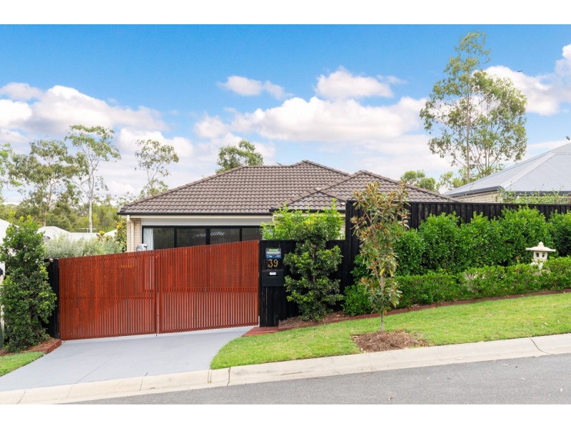 39 Carnarvon Crescent, Waterford QLD 4133