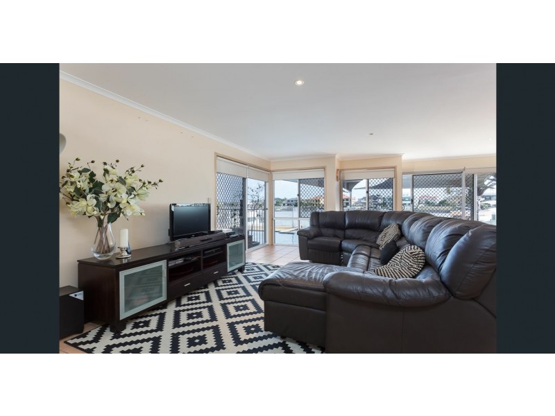 4 Raby Bay Boulevard, Cleveland QLD 4163