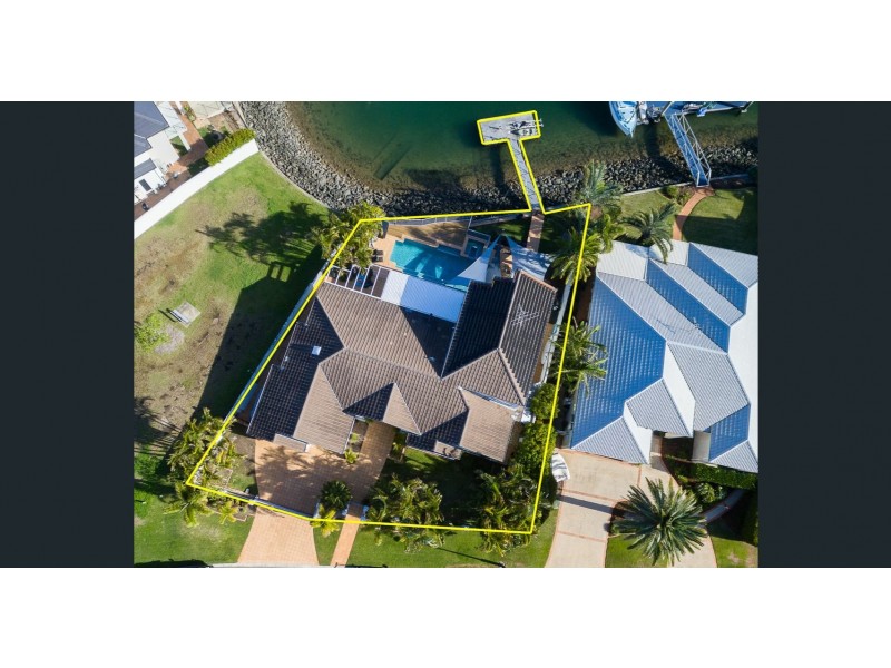 4 Raby Bay Boulevard, Cleveland QLD 4163