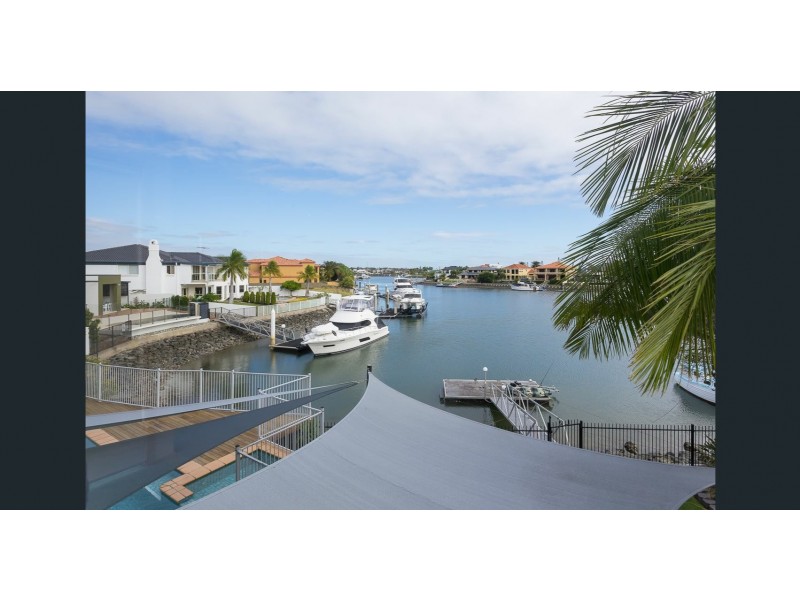 4 Raby Bay Boulevard, Cleveland QLD 4163