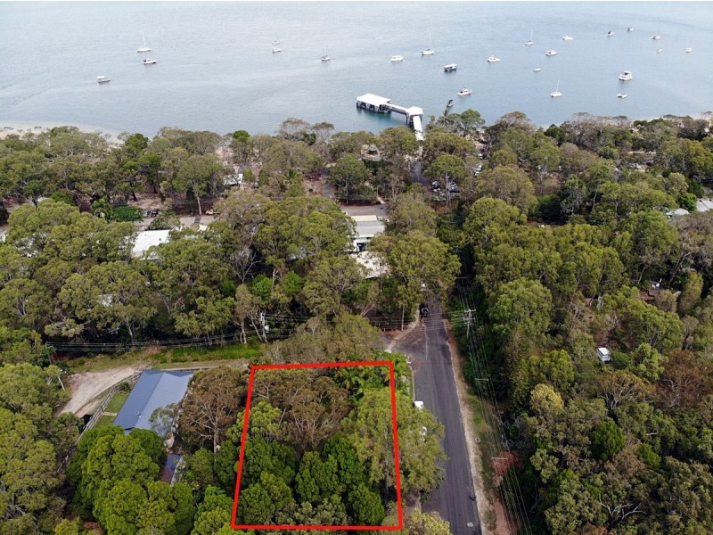 2 Williams Street, Coochiemudlo Island QLD 4184