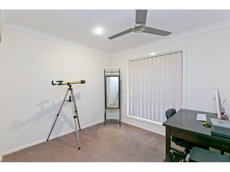 10 Lizard Place, Redland Bay QLD 4165