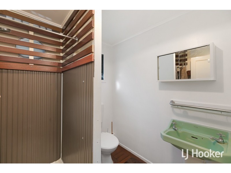 4 Aminya Street, Coochiemudlo Island QLD 4184