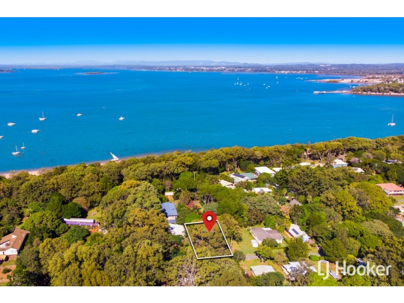 4 Aminya Street, Coochiemudlo Island QLD 4184